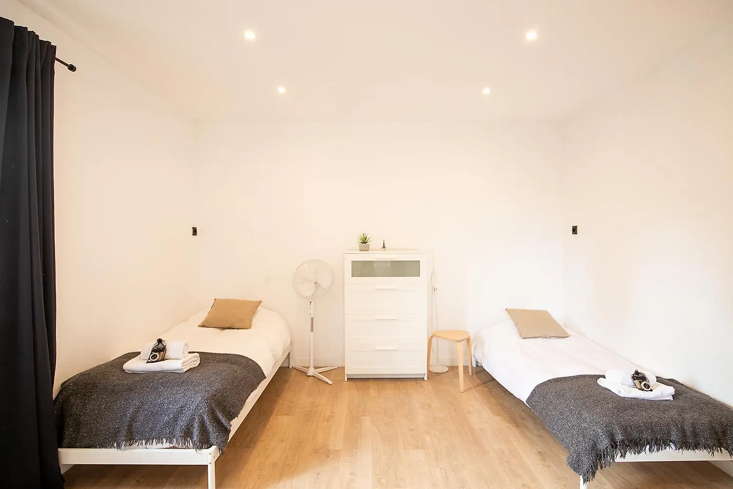 Beautiful Apartment With Terrace In Barcelona 0*,  Spanyolország
